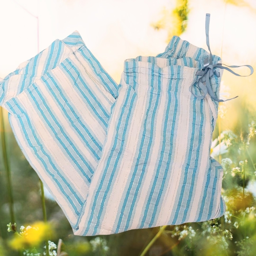 Cropped Lightweight Blue and White Striped Pj Pants With Drawstring M